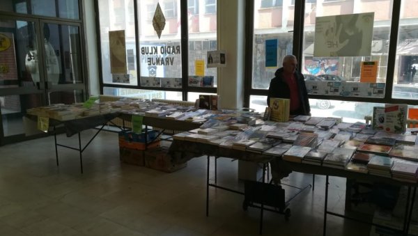 НОВОГОДИШЊИ САЛОН КЊИГА: Сајамски попуст и најновији наслови