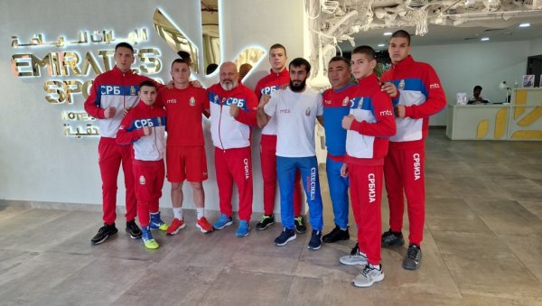 У ДУБАИЈУ СЕ БРУСИ ФОРМА: Боксери Србије се спремају за 2023. годину