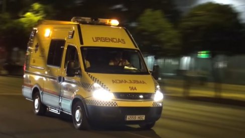 TRI OSOBE POGINULE U ŠPANIJI: Autobus sleteo sa puta i upao u reku, potraga za nekoliko lica u toku