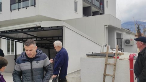 НОВИ СКАНДАЛ И ПРЕВАРА У БАРУ: Пензионерима одузели квадрате, подизвођач доградио нове станове (ФОТО)