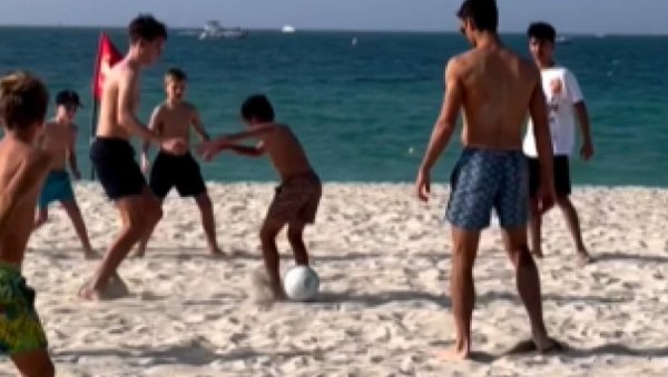 ШТА РАДИ НОВАК ЂОКОВИЋ? Србин усрећио једног дечака... (ВИДЕО)