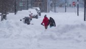 НЕМА КРАЈА ПРОБЛЕМИМА: Зимска олуја закрчила аеродроме у САД, отказани бројни летови