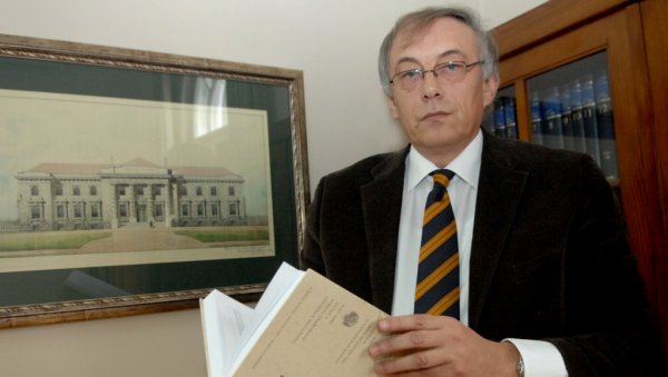 НА КиМ СЕ ЛОМИ СУДБИНА БАЛКАНА: Мирослав Перишић, директор Архива Србије, о кризи на Космету