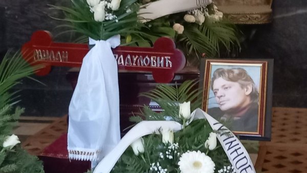 ОДАВДЕ ЋЕ ЛАЋА КРЕНУТИ НА ВЕЧНИ ПОЧИНАК: Данас сахрана Милана Радуловића (ФОТО)