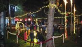 РАДОСТ И ЗА ДЕЦУ И ОДРАСЛЕ: У Банатском Двору код Зрењанина уживају у празничној атмосфери(ФОТО)