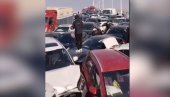 VELIKI LANČANI SUDAR U KINI: Preko 200 automobila oštećeno u nesreći, jedna osoba poginula (VIDEO)