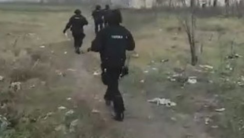 УХАПШЕНА ДВОЈИЦА ТЕРОРИСТА СА ФРАНЦУСКЕ ПОТЕРНИЦЕ: Полиција упала у камп за мигранте код Суботице