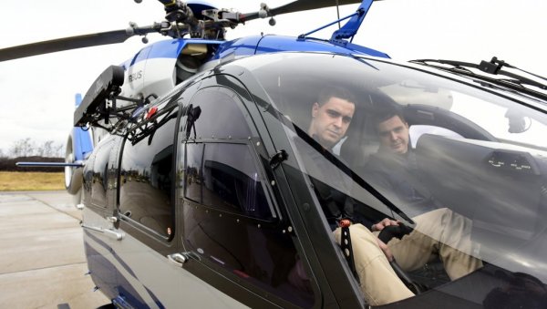 СА БРАТОМ БЛИЗАНЦЕМ НИКАДА У ВАЗДУХУ! Ненад и Александар Раичевић (33), најмлађи пилоти у Хеликоптерској јединици МУП (ФОТО/ВИДЕО)