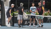 КАКВА ИЗЈАВА: Чувени тенисер верује у Јаника Синера: Може он до гренд слем титуле, али само ако Новак...