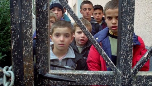 ТРАЈЕ ЖИВОТ У ГЕТУ: Срби пре годину дана напустили институције на Косову и Метохији