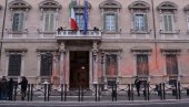 HAPŠENJE U ITALIJI: Ekološki demonstranti prosuli farbu na fasadu zgrade Senata u Rimu