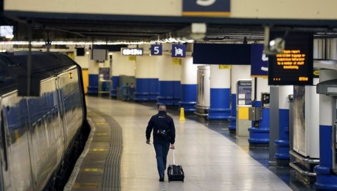 U NOVOJ GODINI SVE PO STAROM: Britanski železničari nastavili štrajk, radnici zbog prevoza ne stižu na posao