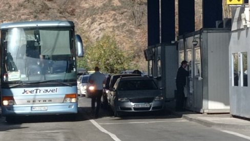 NOVA BRUKA PRIŠTINE: Još jedan sanitet zadržan na Jarinju - čeka od podneva