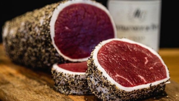 ГОВЕЂИ ОДРЕЗАК ОД 200.000 ЕВРА! Чувена Француска месарска кућа из Сен Мијела продала најскупљи комад меса на свету