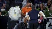 DRAMA U AUSTRALIJI: Novak Đoković zbog povrede ranije napustio teren