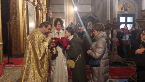 BOŽIĆ U TRSTU: Srbi se okupili u crkvi Svetog Spiridona (FOTO/VIDEO)