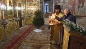 PUTIN NA BOŽIĆNOJ LITURGIJI: Predsednik Rusije u Hramu Hrista Spasitelja u Moskvi (VIDEO)