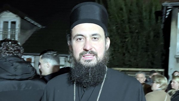 ПОРОДИЦА И БРАК ДА НАМ БУДУ СВЕТИЊА: Владика Јустин, епископ западноевропски, служио свечану божићну литургију