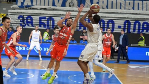 ОСЛОБОДИТЕ ОВОГ ЧОВЕКА! Факундо Кампацо кошаркашком магијом натерао и ТВ коментатора да моли Евролигу (ВИДЕО)