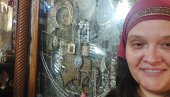 ОСМЕХ КОЈИ НАМ СРЦА ГРЕЈЕ: Маја Ковачевић снимила Витлејемску Богомајку на срспком и руском језику