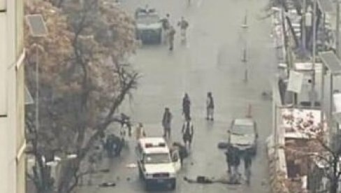 ХОРОР У КАБУЛУ: Најмање 20 мртвих у нападу испред зграде министарства (ФОТО)