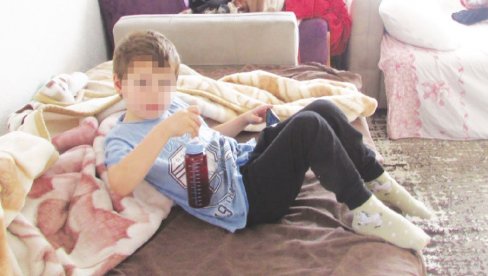 SVE BIH DALA DA MOJ ANDRIJA PROGOVORI: Marija Nikolić, samohrana majka troje dece sa KiM, u nemaštini se bori za zdravlje sina