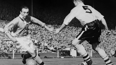 ZLATNA LOPTA (1): ČUVAJ MAJKU I  OSVOJI FA KUP - Englez Stenli Metjuz, prvi 1956. godine osvojio prestižno priznanje Frans fudbala (FOTO)