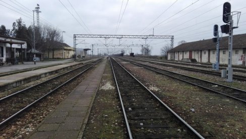 PRUGA ŽURI KA NIŠU: Poslanici polemisali o železnici i vozovima