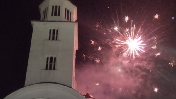 ДА СЕ ИСПУНИ ЗАВЕТ ВЛАДИКЕ НИКОЛАЈА: Српска Нова година дочекана и у храмовима Вуковог краја (ФОТО)