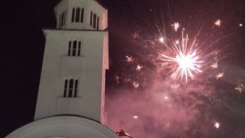 DA SE ISPUNI ZAVET VLADIKE NIKOLAJA: Srpska Nova godina dočekana i u hramovima Vukovog kraja (FOTO)