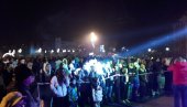 SREĆNA NOVA PRAVOSLAVNA: Veliki broj Pljevljaka dočekao na trgu Mali Boić - Svetog Vasilija Velikog(FOTO)