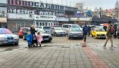 SMOTRA UZ ŠOFERSKU ZAKUSKU: U Novom Sadu Savez vozača Vojvodine obeležio svoj dan izložbom automobila i drugih vozila ispred Spensa