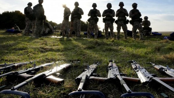 ПРЕДВИЂАЊА НЕКАДАШЊЕГ СЛУЖБЕНИКА БЕЛЕ КУЋЕ: НАТО би могао да испразни сопствене магацине оружја снабдевајући Кијев