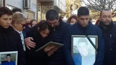 ДАНАС ЧЕТИРИ ГОДИНЕ ОД УБИСТВА СТЕФАНА ФИЛИЋА (18) У ВЕЛИКОЈ ПЛАНИ: Још без правоснажне пресуде кривцима