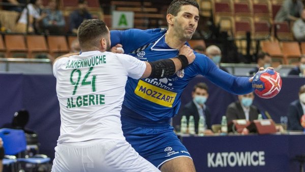 ВЕЛИКИ УДАРАЦ ЗА СРБИЈУ У РУКОМЕТУ: Без бека у наставку шампионата