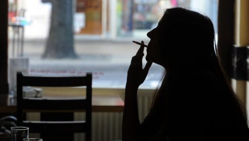 АЛАРМАНТНИ ПОДАЦИ О ПУШЕЊУ МЕЂУ ОМЛАДИНОМ: Половина тинјџера у Србији пробала цигарете, 16 одсто их активно пуши