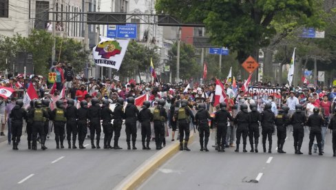HAOS U PERUU TRAJE DANIMA: Demonstracije do sada odnele na desetine života