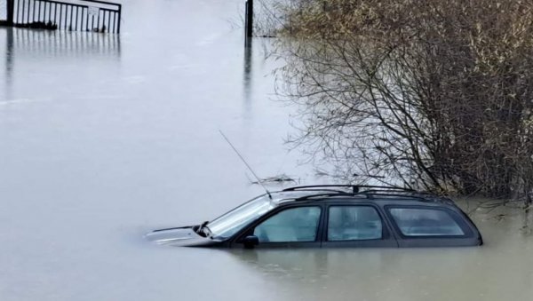 ЗА ТРИ ДАНА, ЛИМ НАРАСТАО ТРИ МЕТРА:  Поплаве у Бијелом Пољу на више локација (ФОТО)