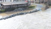 РАСТЕ ВОДОСТАЈ НА ПЕТ РЕКА: РХМЗ издао ново упозорење - стижу и обилне падавине