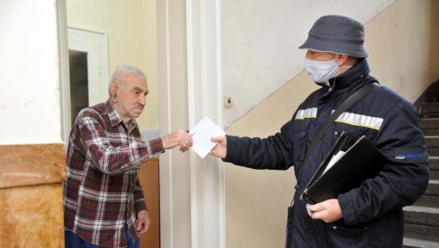 НА ПРОСЕЧНОМ ЧЕКУ 6.000 ДИНАРА ВИШЕ: Држава на челу са Вучићем бине о најстаријим грађанима Србије