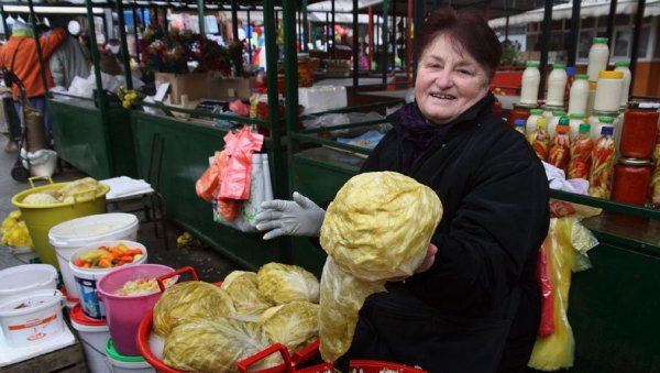 ТРАЖЕ СЕ КИСЕЛИ И КИНЕСКИ КУПУС: Београђани током зиме од воћа највише пазаре лимун, мандарине и поморанџе