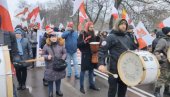 ZAUSTAVITE AMERIKANIZACIJU U Varšavi održan protest protiv učešća Poljaka u ratu u Ukrajini (VIDEO)