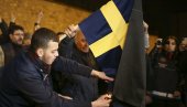 KURAN STOPIRA ŠVEDSKU U NATO: Ispred turske ambasade u Stokholmu tokom protesta zapaljena islamska sveta knjiga