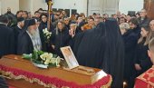 VEČAN POMEN, DRAGI OČE VLADO: U Nikšiću sahranjen protođakon Vladimir Jaramaz (43) koji je nastradao u udesu (FOTO/VIDEO)