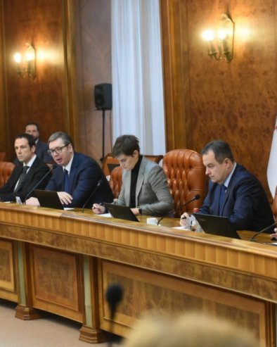 ВЕРУЈЕМ ДА ЋЕ ОНА БИТИ ВАЖНА Вучић саопштио - Вандредна седница владе у недељу