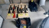 АРСЕНАЛ У „ШКОДИ“: Полиција у Ћићевцу запленила пет „калашњикова“ и муницију (ФОТО)