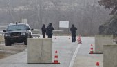 БЕТОНСКИ БЛОКОВИ НА ПУТУ МИТРОВИЦА-ЛЕПОСАВИЋ: Приштински специјалци поставили препреке на Бистичком мосту, где је пуцано на Србина