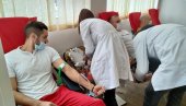 KRV DALO 47 GRAĐANA: Prva ovogodišnja akcija dobrovoljaca u Baušnici