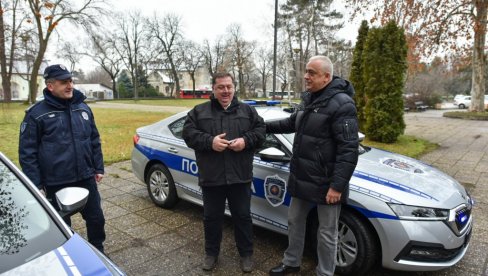 POLICIJA U SUBOTICI DOBILA ŠKODE Gradonačelnik Bakić uručio ključeve načelniku Mucalju (FOTO)