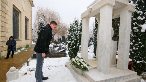 VEČNO SEĆANJE NOVOSAĐANA NA ŽRTVE HOLOKAUSTA: Na novosadskom Jevrejskom groblju položeni venci